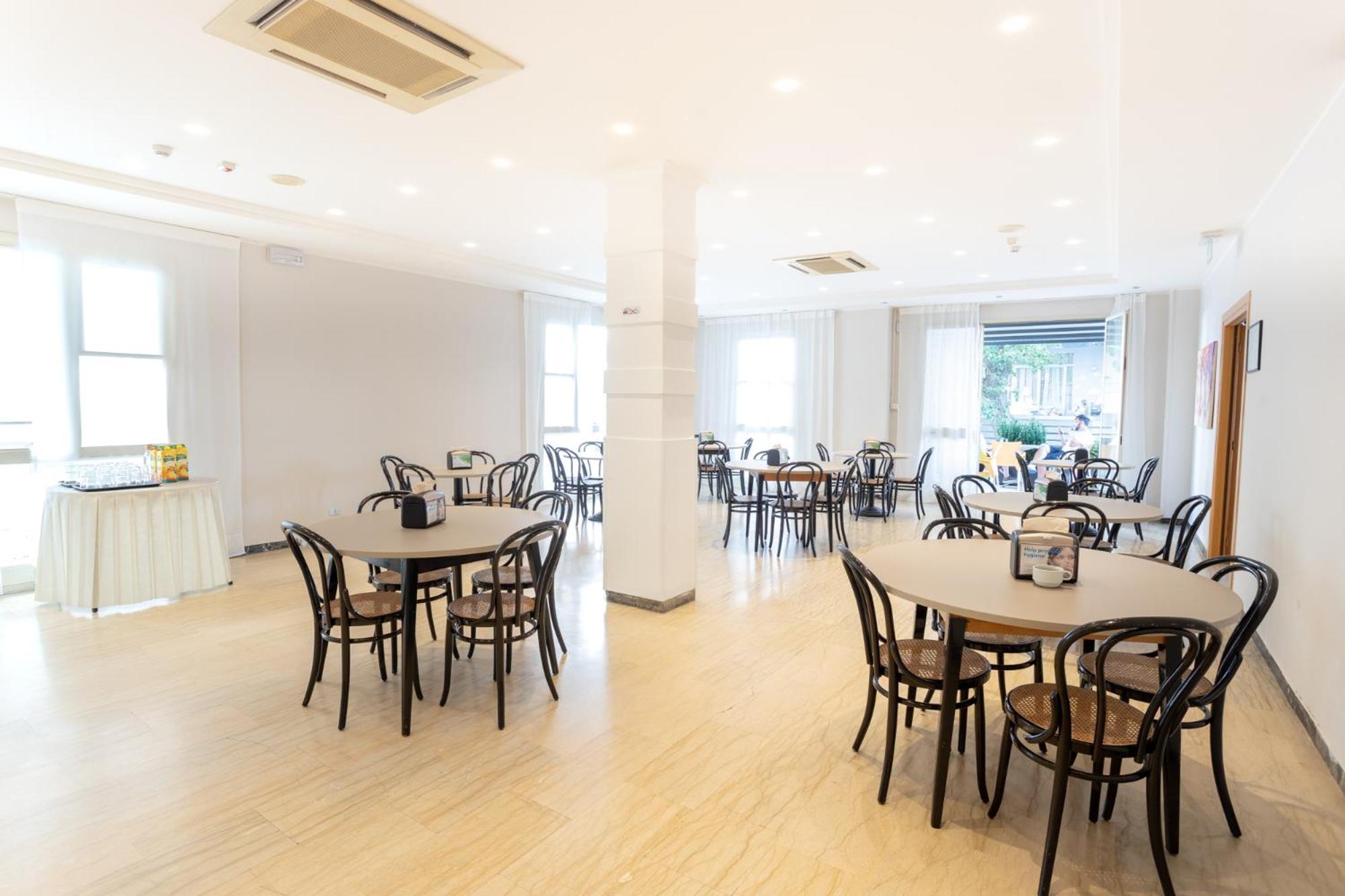 Hotel Katina Ріміні Екстер'єр фото