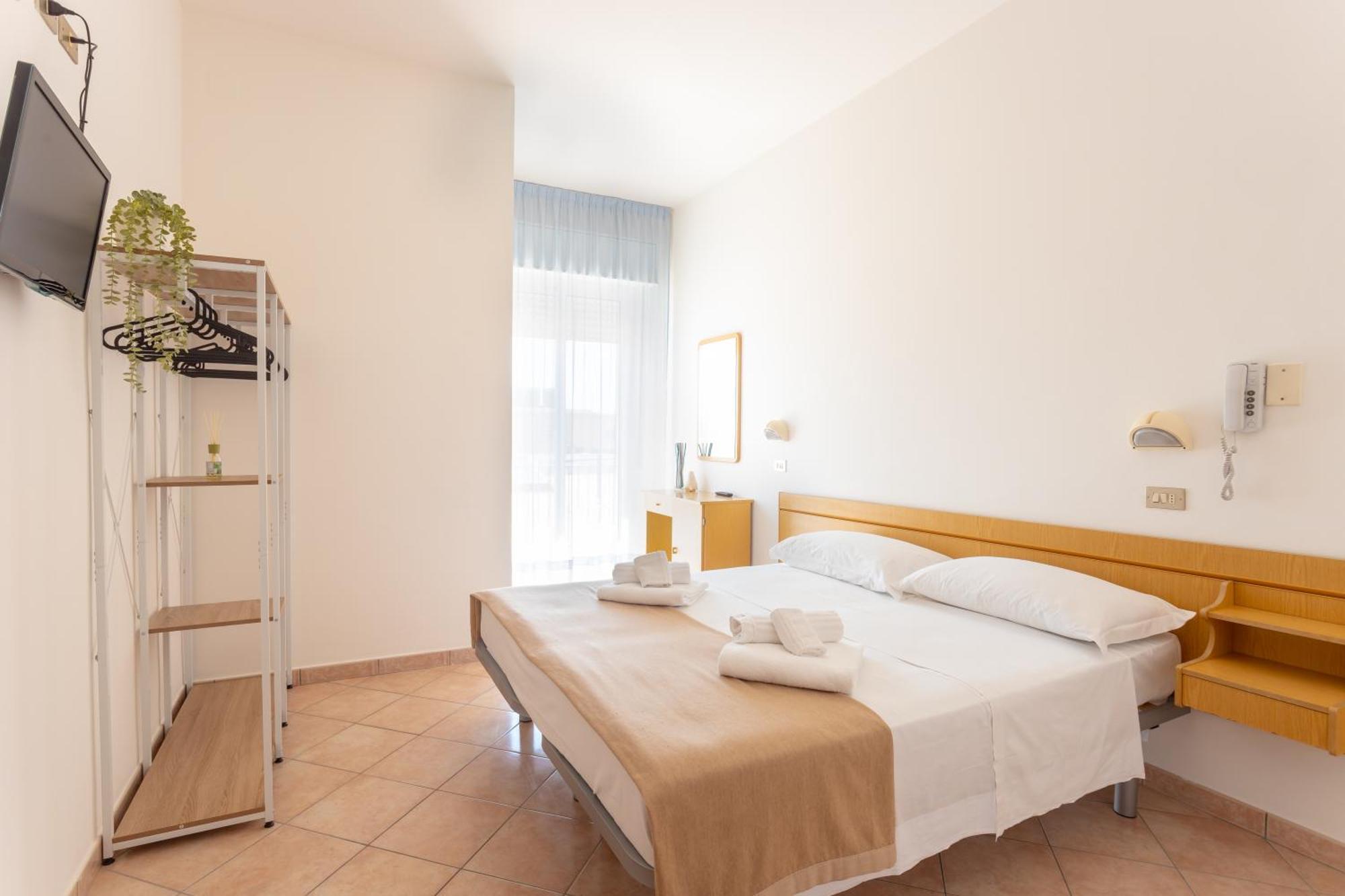Hotel Katina Ріміні Екстер'єр фото